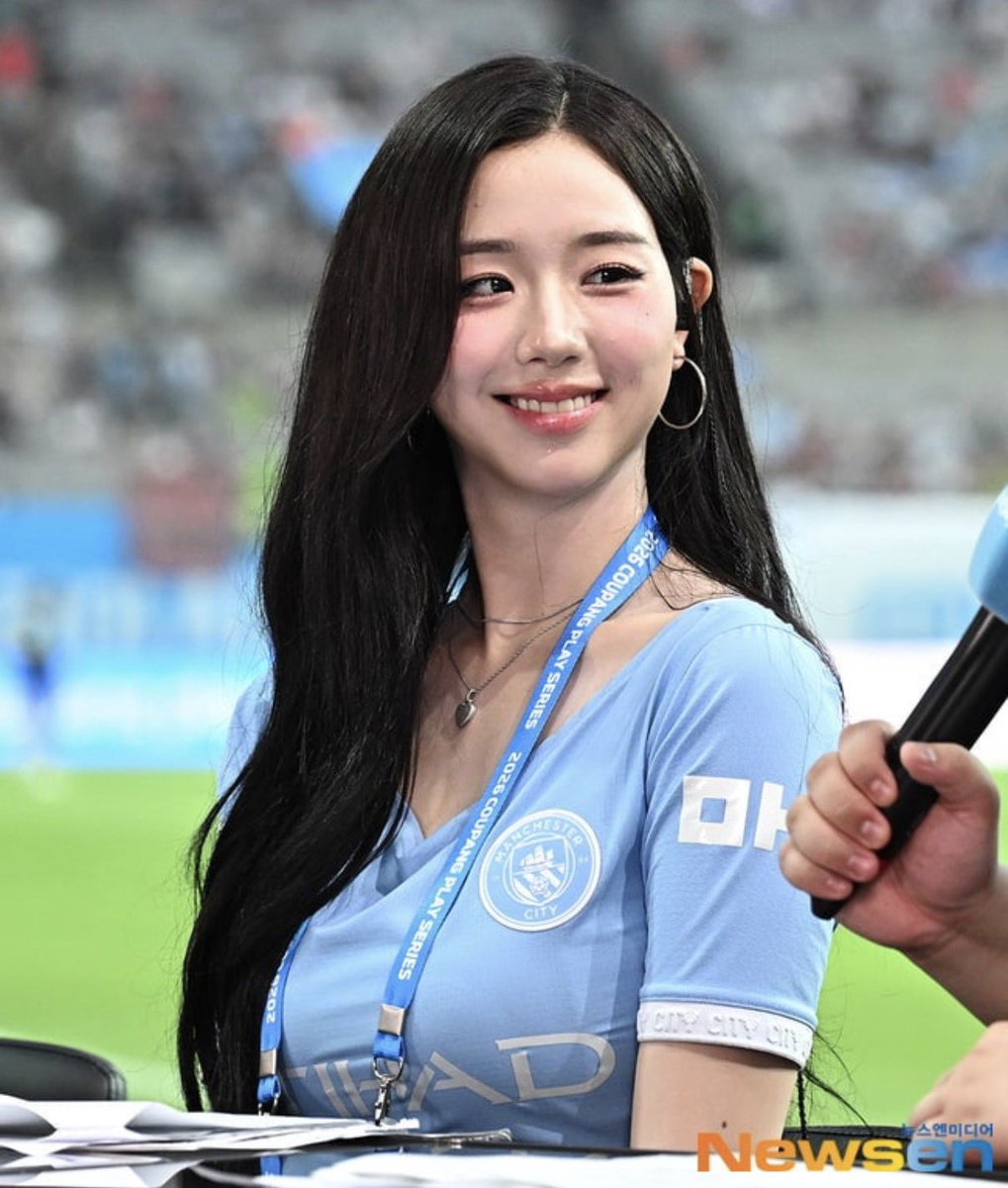Seeujune11's tweet photo. 오늘자 맨시티여신 ㄷㄷㄷㄷ

트리플에스 갓채연😍 https://t.co/AmsTZYYBpZ