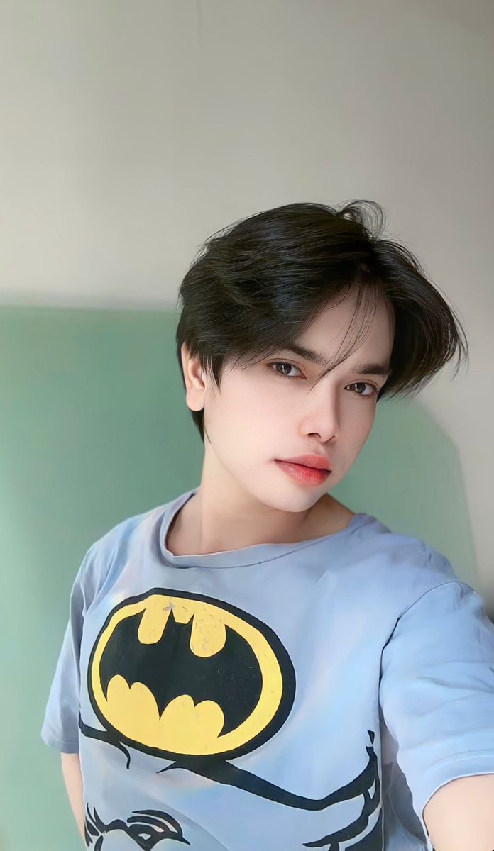 Garfield3617's tweet photo. Batman 🤟😅 https://t.co/Qz4eMvBCfR