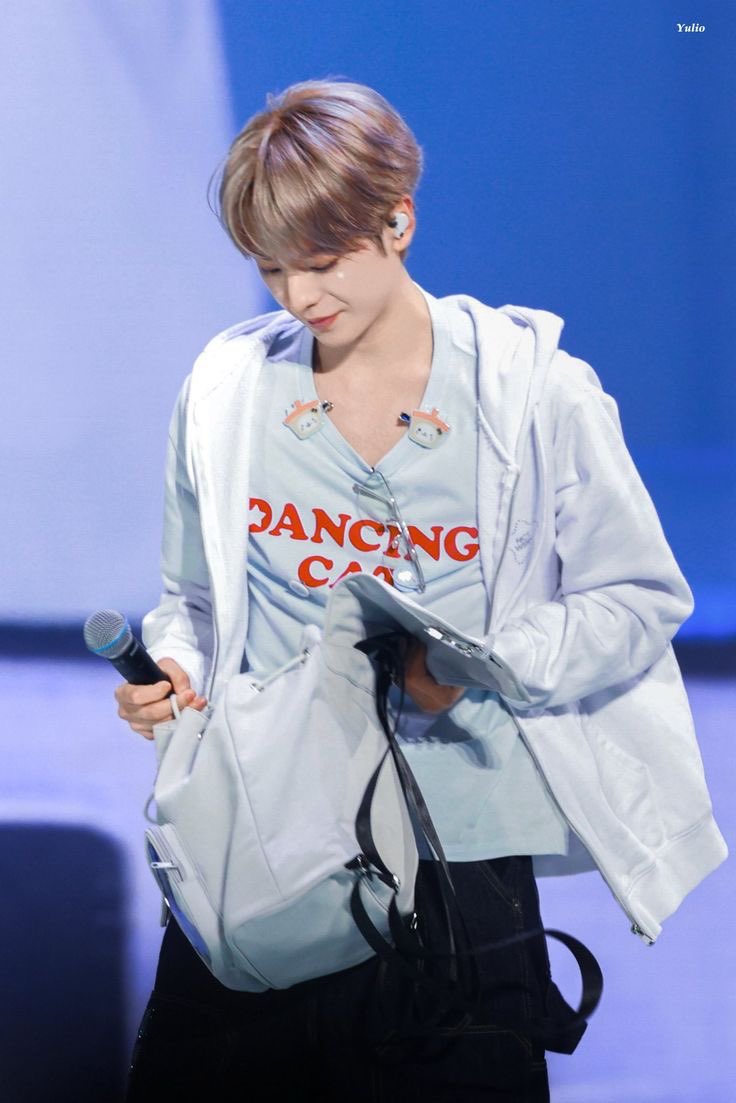 ri_kuku_28's tweet photo. ㅈㅅ한데 가슴팍밖에안보여요 https://t.co/KaWLntHBrl
