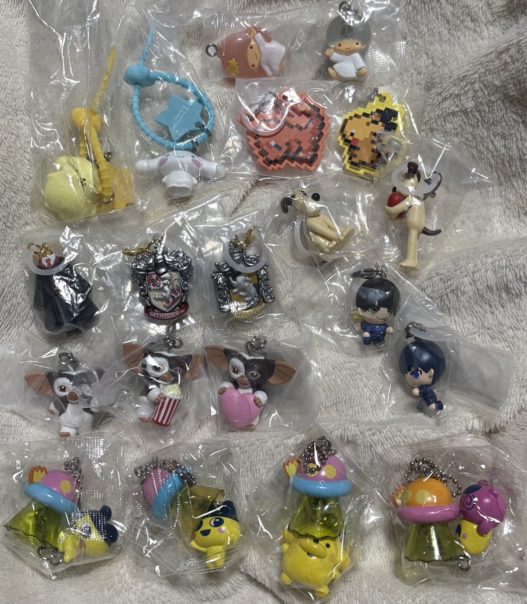 _vvvix's tweet photo. 異種交換

【譲】 画像内
【求】 呪術廻戦 めじるしアクセサリー
　　 五条＞懐玉･玉折 五条

比率違い🙆🏻‍♀️

サンリオ キーリング カラとも こんぺいとう エモきゅん ぷちきゅあ mikko リルアラモード ブルーロック ポケモン エヴァンゲリオン こびと図鑑 HUNTER×HUNTER うみリラ アイカツ おしゅしだよ https://t.co/w9XJGZ6jtp