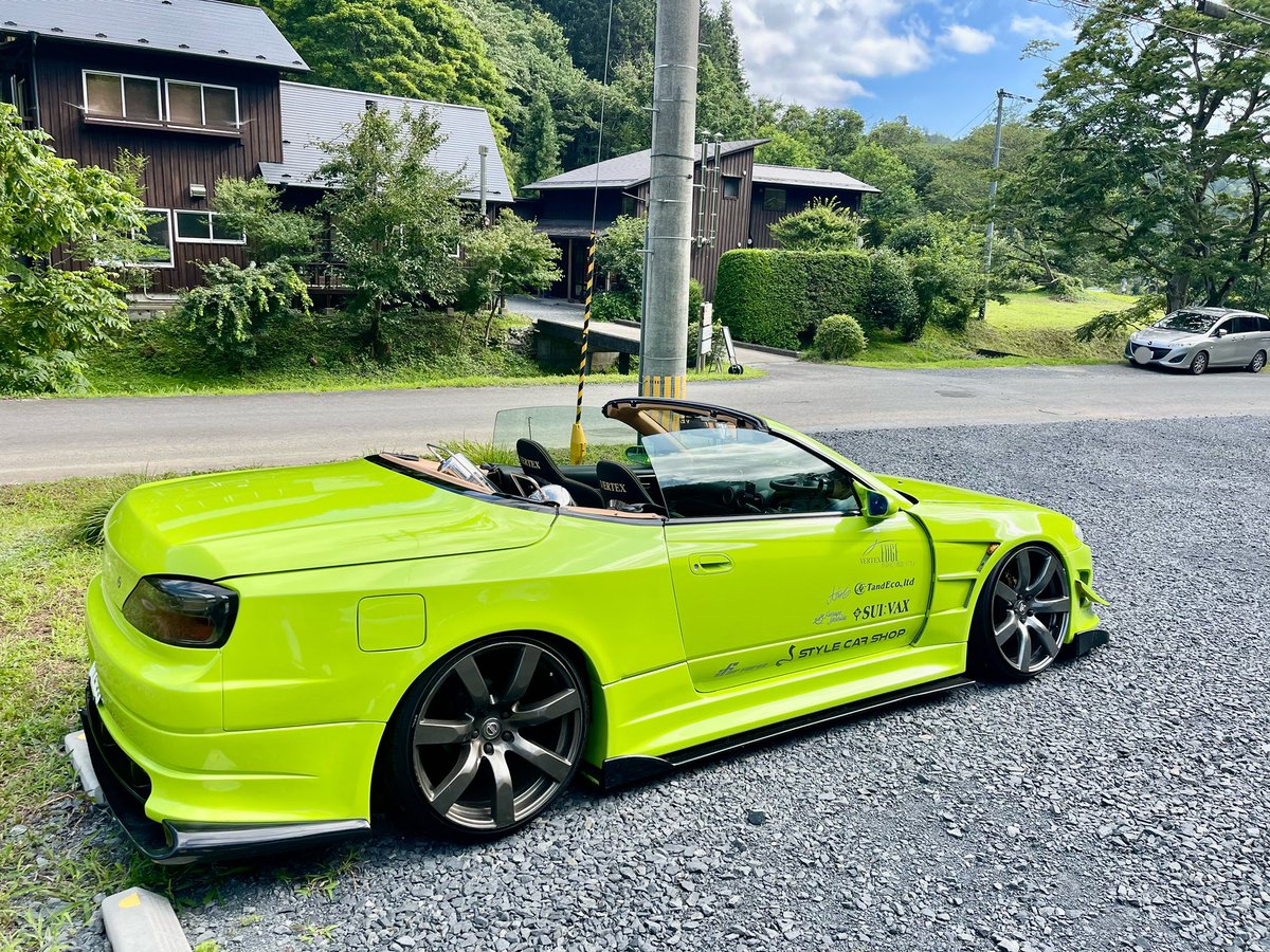 zakkivari's tweet photo. 気温ちょうどいいし風も気持ち良い。緑を求めてシルビアでオープンドライブ。登米のコーヒーippoさんへ。自然が素晴らしい。サンドイッチマンの伊達さんも言うてるけど歳とると植物を愛でられるのよ。家でもいつのまにかガーデニングやってるしね。 https://t.co/WZpj1gDLoL