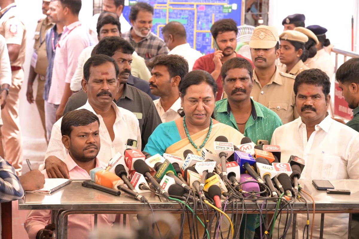 PremallathaDmdk's tweet photo. இன்று (05-08-2026)தமிழக சட்டப்பேரவையில் 2026–27ஆம் ஆண்டுக்கான பட்ஜெட் தாக்கல் நிகழ்வில் கலந்து கொண்டேன்.

#PremalathaVijayakant
#dmdk #tnbudget2026 https://t.co/mziPO2JbgU