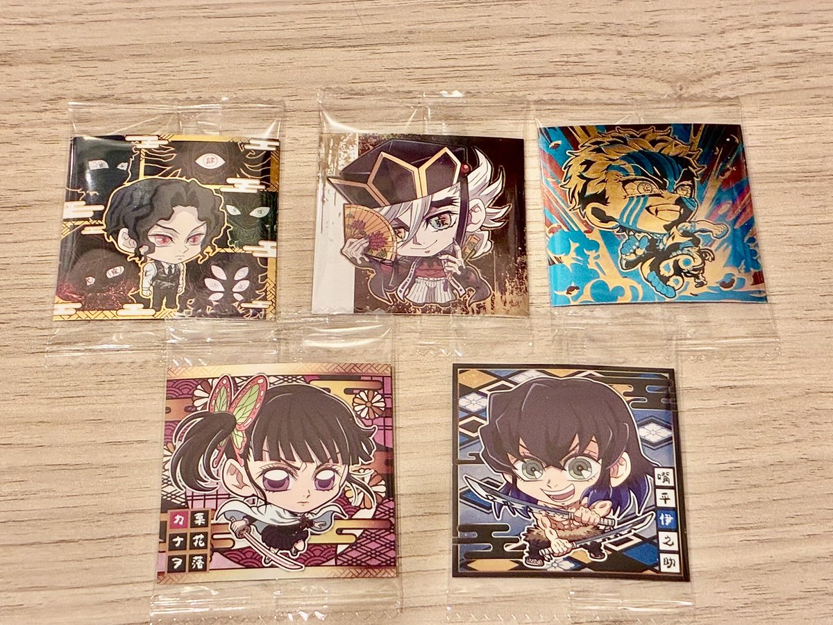 CiUlx2's tweet photo. ウエハースバラチャレしたけど実弥さん不在😭
そしてやっぱりやってきた猗窩座🤣
猗窩座さん狛治さんはよくいらっしゃるので素流道場のように居心地いいのかなw https://t.co/Dt8z6x7jcz