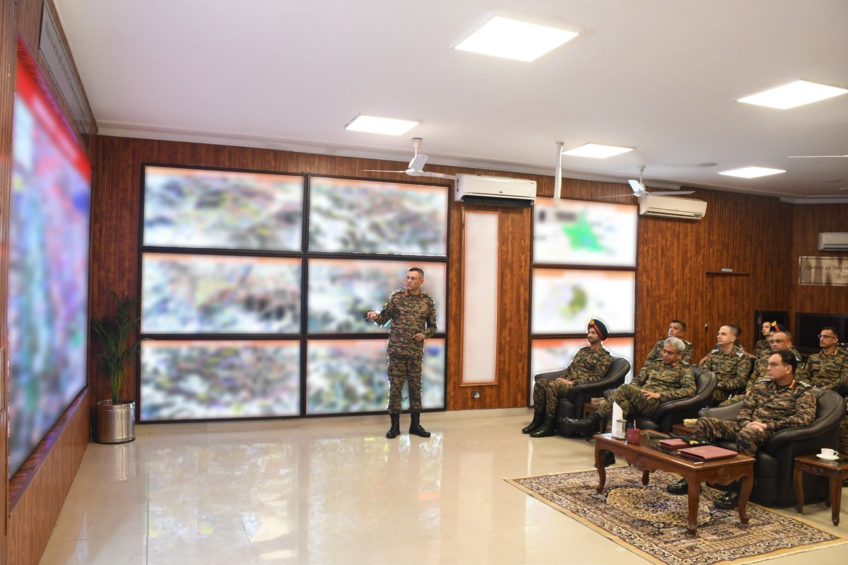 adgpi's tweet photo. #GeneralDhirajSeth, #COAS visited Headquarters @UBArea_IA to review operational preparedness and the ongoing capability enhancement initiatives aligned to the evolving operational dynamics. He was briefed on the formation's operational posture, technology-enabled training, indigenous innovations and measures to further strengthen combat readiness.

During his visit, the #COAS reiterated that combat readiness, technological adaptation and self-reliance remain central to building a future-ready #IndianArmy capable of responding decisively across the full spectrum of operations.

#ViksitBharat2047
@DefenceMinIndia
@SpokespersonMoD
@suryacommand