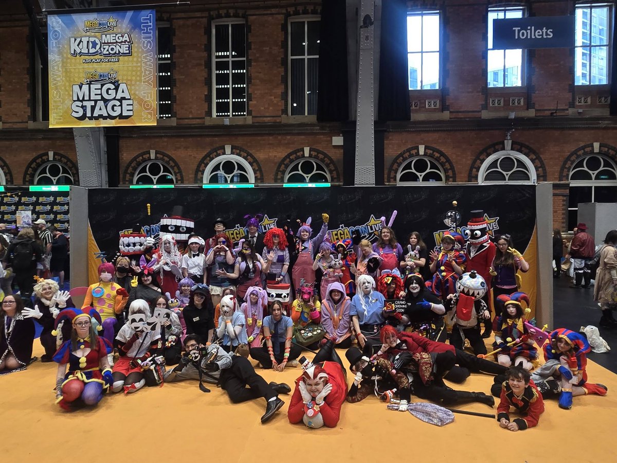 hiddickington's tweet photo. tadc group photo!!! #tadc #megaconmanchester https://t.co/TDmNVcDySv