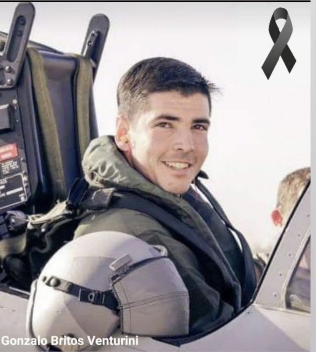 mfweissbein's tweet photo. 6 años ….. y me parece q fue ayer 
Ya tu avión no hace ruido y se nos quedó en pausa una vida , una brigada y esa  ambición y profesionalismo tan tuyos. 
Te extraño siempre 
#Bicho
#HalconParaSiempre https://t.co/MpgIcrUSZa