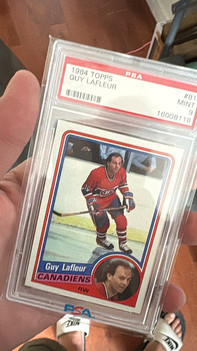 ledroneguy's tweet photo. @SCCTradingCards https://t.co/LIvwEnew6M