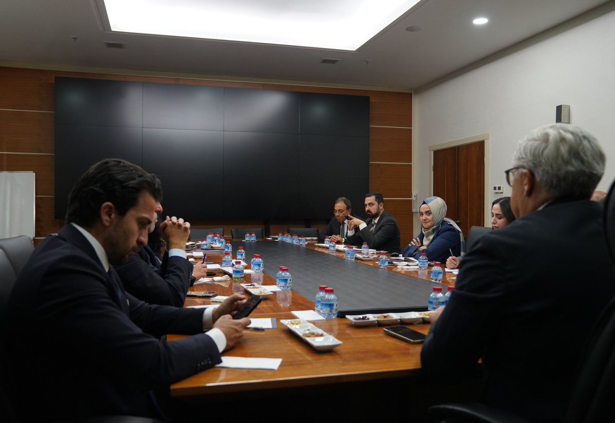 HuseyinYayman's tweet photo. 📍 AK Parti Genel Merkezi 🇹🇷

Kültür ve Sanat Politikaları Başkanlığımızın birim toplantısını gerçekleştirdik.

Toplantımızda, kültür ve sanat alanında yürüttüğümüz çalışmaları değerlendirirken önümüzdeki döneme ilişkin önceliklerimizi de ele aldık.

Kültürü bir milletin hafızası, sanatı ise o hafızayı yaşatan en güçlü ifade biçimi olarak görüyoruz. Bu anlayışla, Türkiye Yüzyılı’nın kültür ve sanat vizyonunu daha da ileri taşıyacak çalışmalarımızı kararlılıkla sürdüreceğiz.

@akkulturvesanat