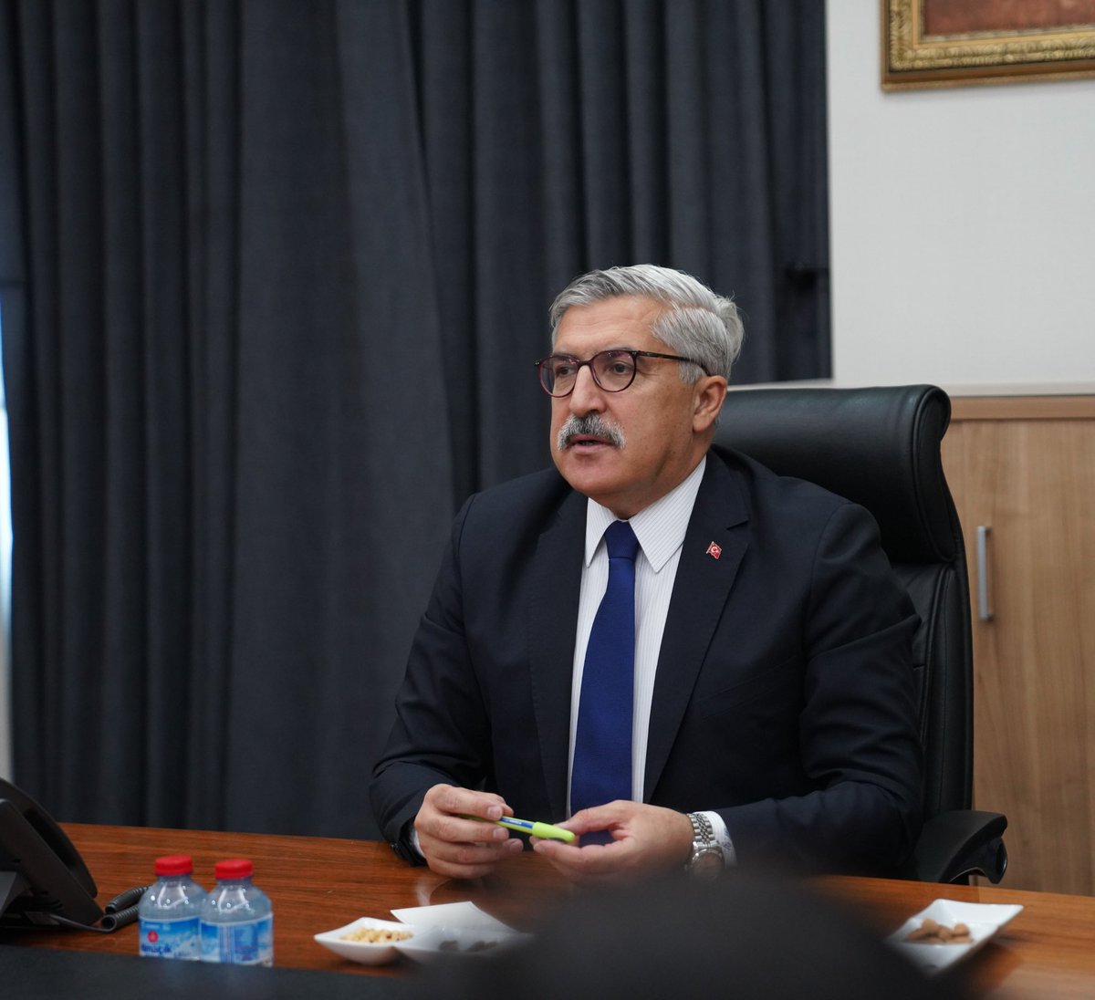 HuseyinYayman's tweet photo. 📍 AK Parti Genel Merkezi 🇹🇷

Kültür ve Sanat Politikaları Başkanlığımızın birim toplantısını gerçekleştirdik.

Toplantımızda, kültür ve sanat alanında yürüttüğümüz çalışmaları değerlendirirken önümüzdeki döneme ilişkin önceliklerimizi de ele aldık.

Kültürü bir milletin hafızası, sanatı ise o hafızayı yaşatan en güçlü ifade biçimi olarak görüyoruz. Bu anlayışla, Türkiye Yüzyılı’nın kültür ve sanat vizyonunu daha da ileri taşıyacak çalışmalarımızı kararlılıkla sürdüreceğiz.

@akkulturvesanat
