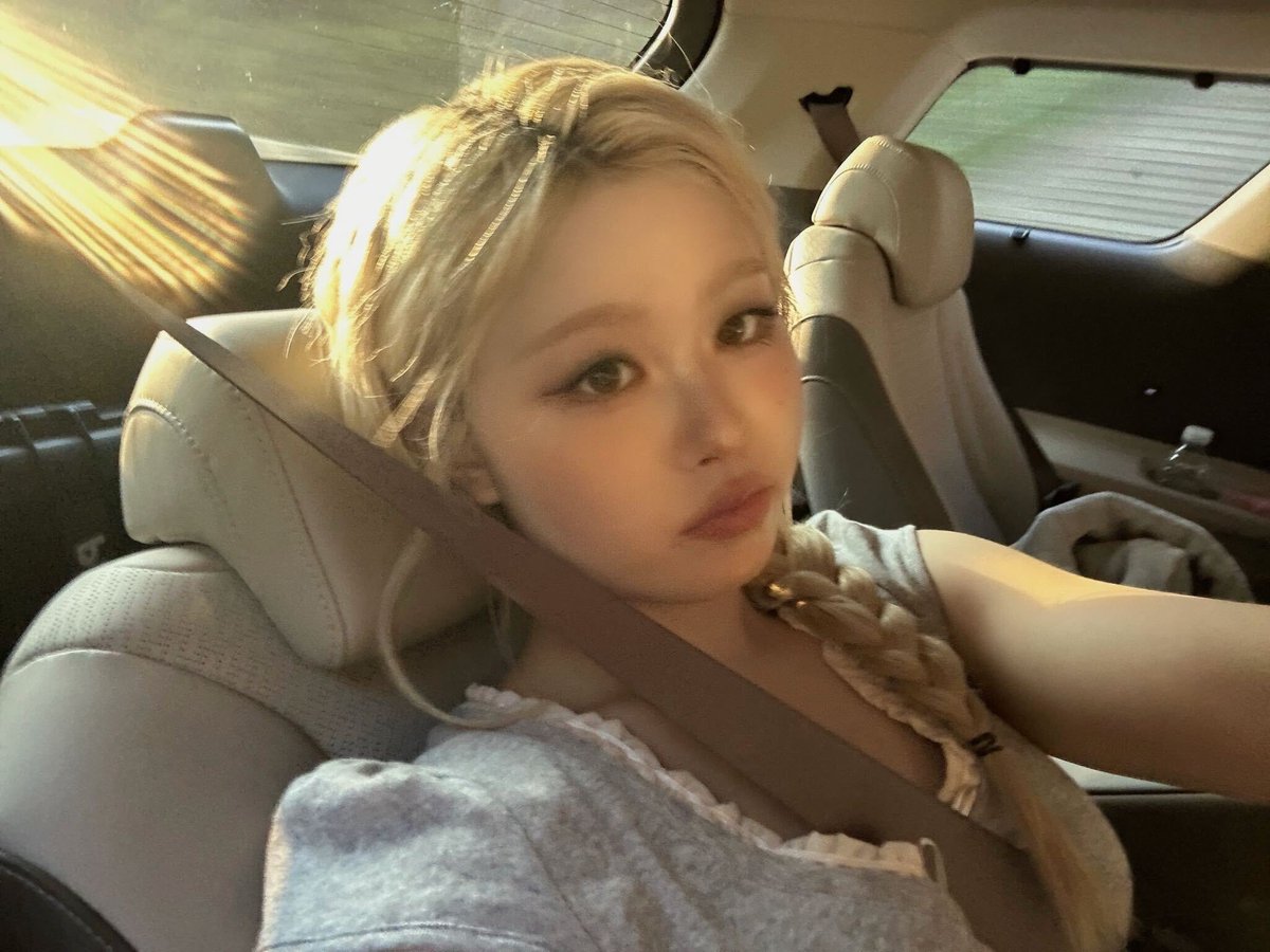 obdglobal's tweet photo. [FANS] 260805 #U 🍮 

#유 #U #OURBIRTHDAY #OBD #아워벌스데이 #ULOG https://t.co/fhy8aQAx9W