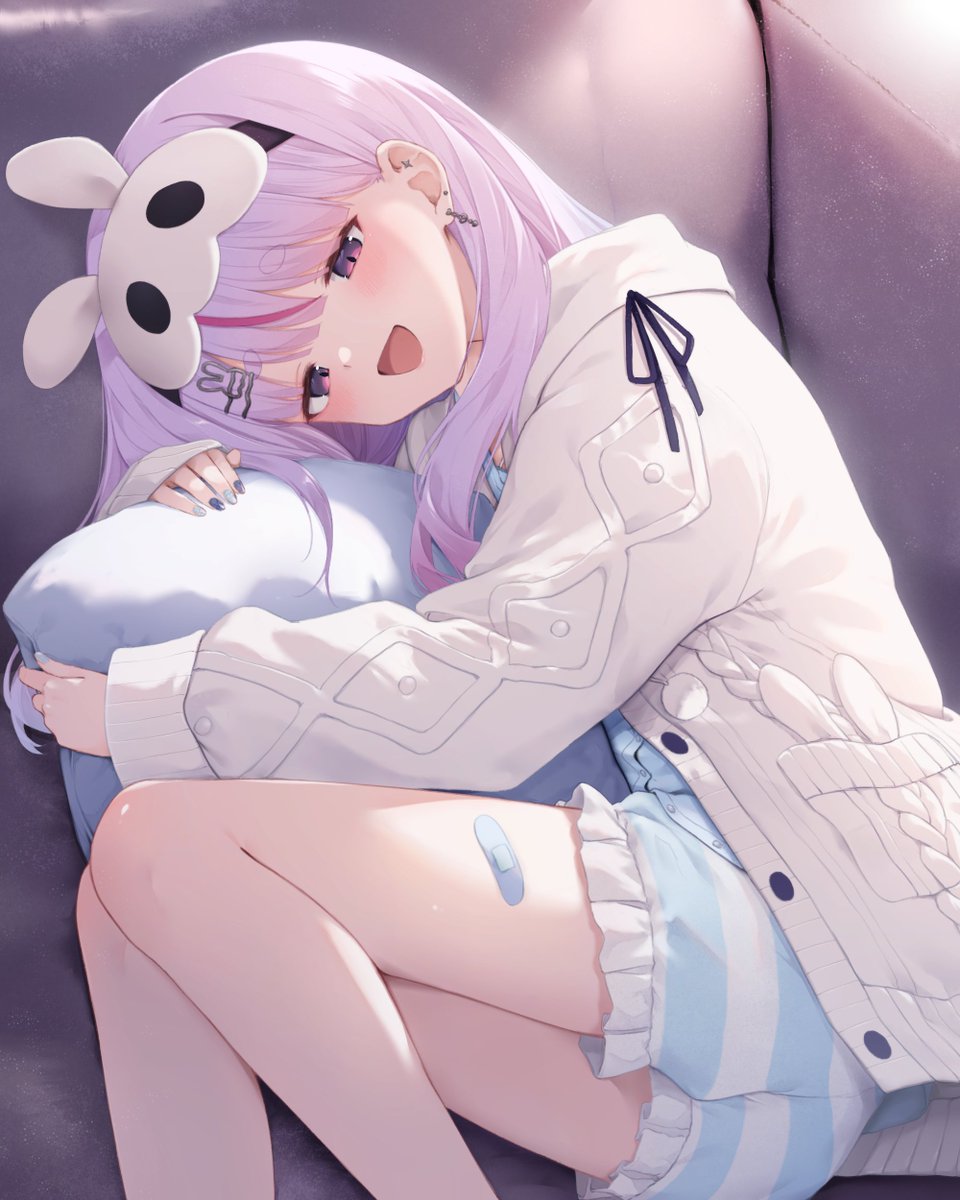 hanazome_uta's tweet photo. 一緒にだらだらしよ？🐰🍭
#ミミ画 https://t.co/pp7F44ovnM