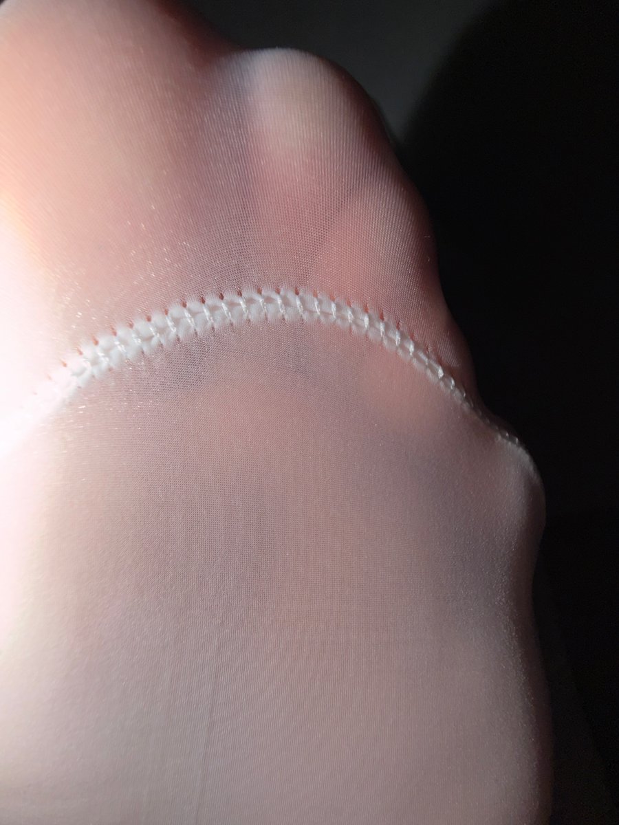sockfoot80's tweet photo. 聽說有很多寶寶喜歡腳底～
是香香的白絲腳底喔😈
喜不喜歡啊❤️
#男娘 #偽娘 #絲襪 https://t.co/NxrGLgBEEs