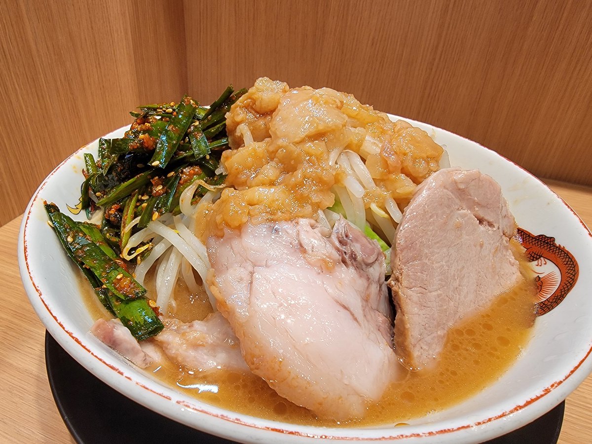 MoMocl0's tweet photo. 話題のシュガーバタークレープやっと食べれた https://t.co/Su3fCEjjyQ