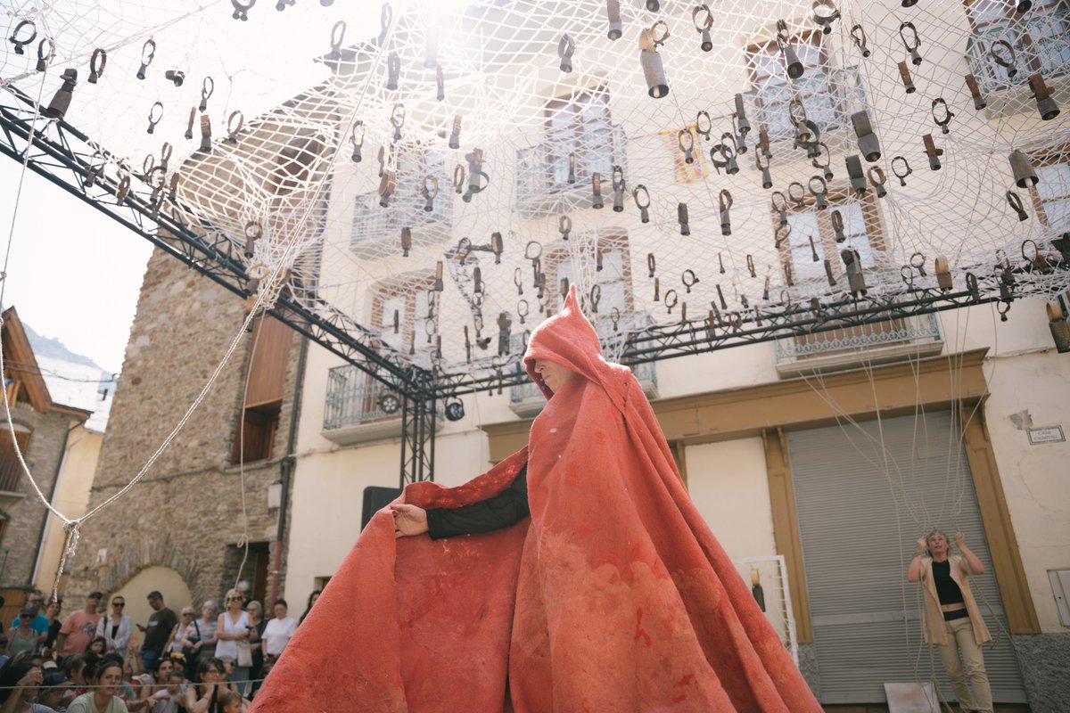 Endesa's tweet photo. ¡La 35ª edición de @dansaneu llegó a su fin! ✨

Durante diez días, les Valls d’Àneu se llenaron de música, danza, teatro y patrimonio.

Y uno de sus escenarios volvió a ser muy especial para nosotros. 👇 https://t.co/I9bmJt0l42