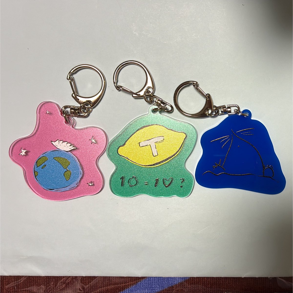 uochan_pyon's tweet photo. TOMOO ランダムキーホルダー　交換
譲】レモン、餃子、モグラ
求】雨粒、Ginger、シークレット

６つ買ったら見事に1つずつ被りでした！
もし交換していただける方いらっしゃればお声がけください^_^
アリーナツアーにも参戦予定です、よろしくお願いいたします🙇‍♂️ https://t.co/vjg3x2CuGA