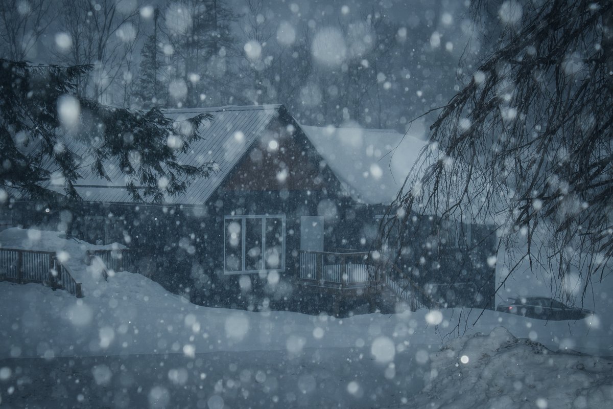 LokiHighlock's tweet photo. Photos taken during snowstorms https://t.co/uFWYH6X73s