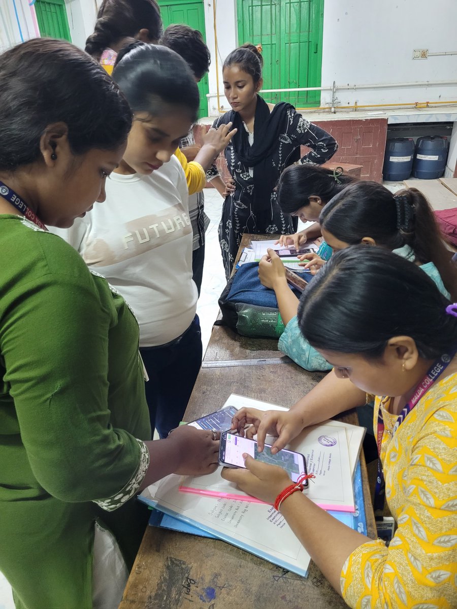 MaldaNss's tweet photo. Students of Malda College, completed the Census of India Self-Enumeration. @_NSSIndia volunteers provided guidance and technical support throughout the process
@rdnss_kolkata
@YASMinistry @CensusIndia2027 https://t.co/okiThzUEvP
