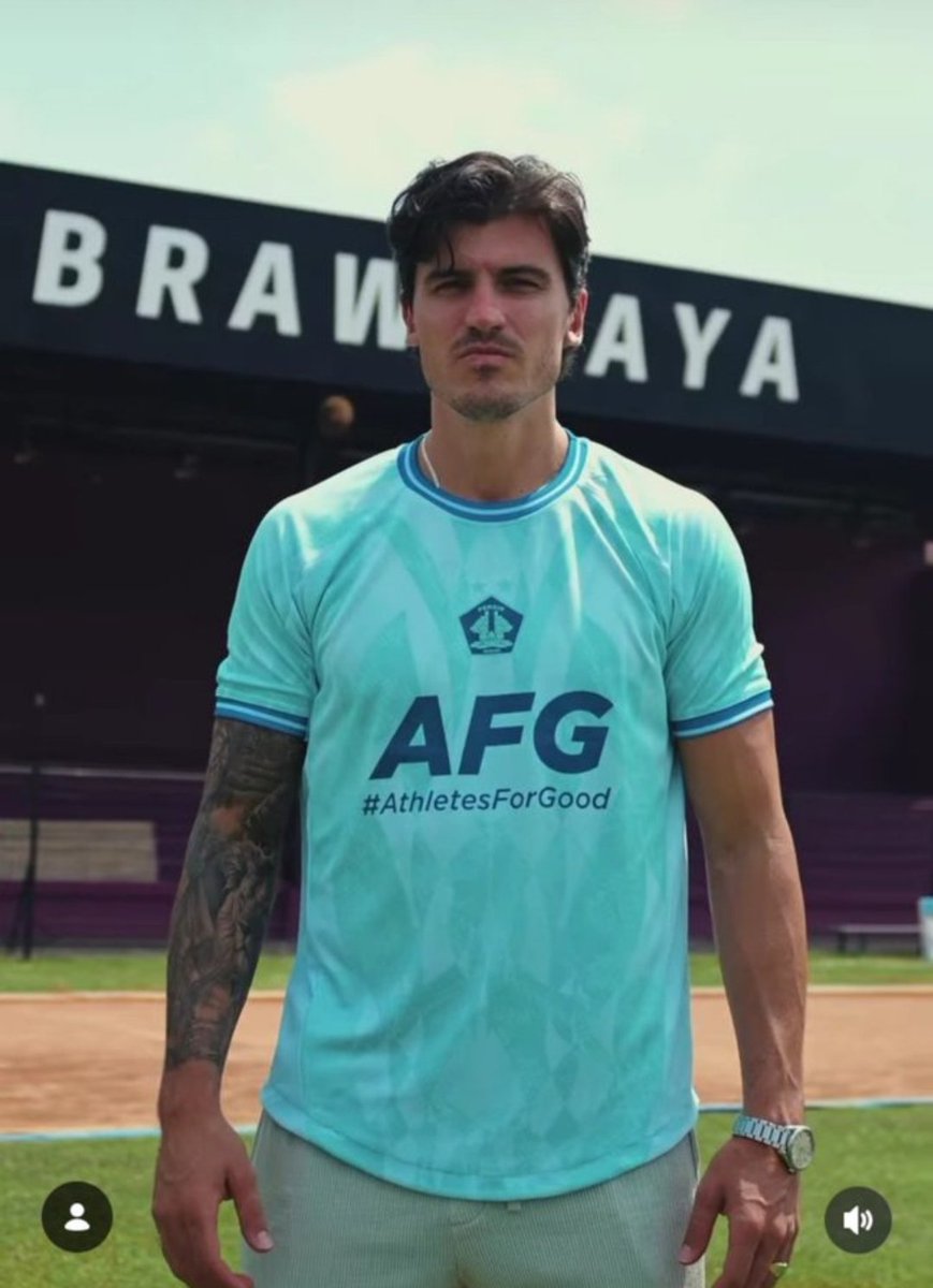 IFTM_News's tweet photo. 🚨 DONE DEAL: Despite intense speculation linking him with an ISL move to Mohun Bagan SG, Spanish striker Sergio Castel has officially signed with Indonesian Liga 1 side Persik Kediri. 

#IndianFootball #Liga1 #PersikKediri #MohunBagan #Transfers #JoyMohunbagan #MBSG https://t.co/aeOLFk92OZ