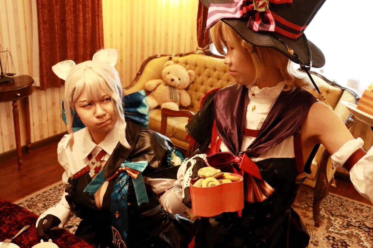 sumire_cos18's tweet photo. Cosplay

⚠️コスプレ
⚠️加工
⚠️カラコン加工

原..神

リ.ネ..🎩 &amp; リ..ネ.ッ.ト🐈‍⬛🎀

アフタヌーンティーの時間＿＿

📷️:英（蘭）(@dOKry7zrSx1ZVSH )さん https://t.co/IETeMH6pdN