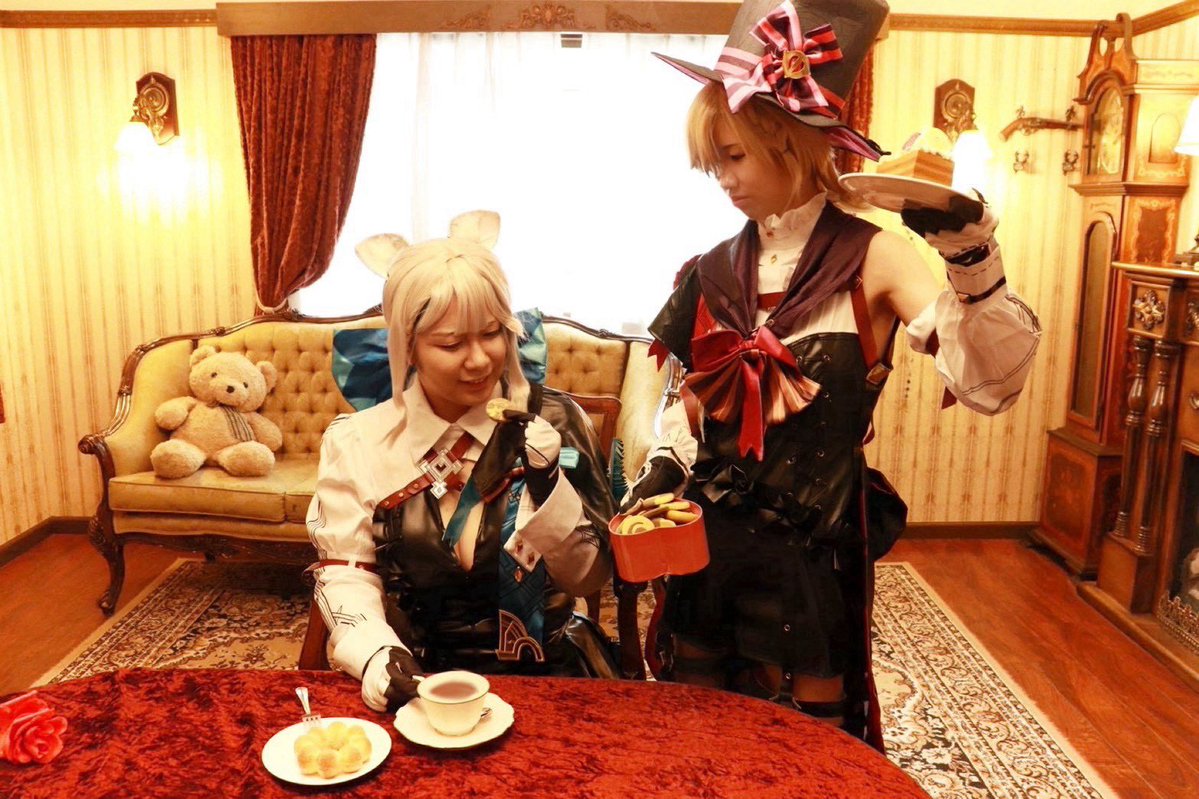 sumire_cos18's tweet photo. Cosplay

⚠️コスプレ
⚠️加工
⚠️カラコン加工

原..神

リ.ネ..🎩 &amp; リ..ネ.ッ.ト🐈‍⬛🎀

アフタヌーンティーの時間＿＿

📷️:英（蘭）(@dOKry7zrSx1ZVSH )さん https://t.co/IETeMH6pdN