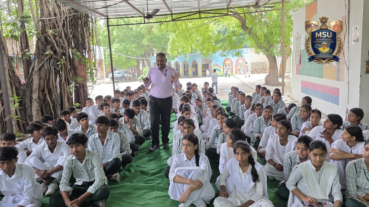 gurugrammsu's tweet photo. Awareness Programme on Vector-Borne Diseases, Typhoid &amp; Rabies conducted at Government Senior Secondary School, Islampur, Sector-38, Gurugram. Empowering students with the knowledge to prevent diseases and build a healthier community. 

 @NCDCMoHFW
@MunCorpGurugram
#publichealth https://t.co/WjfB85cKfU