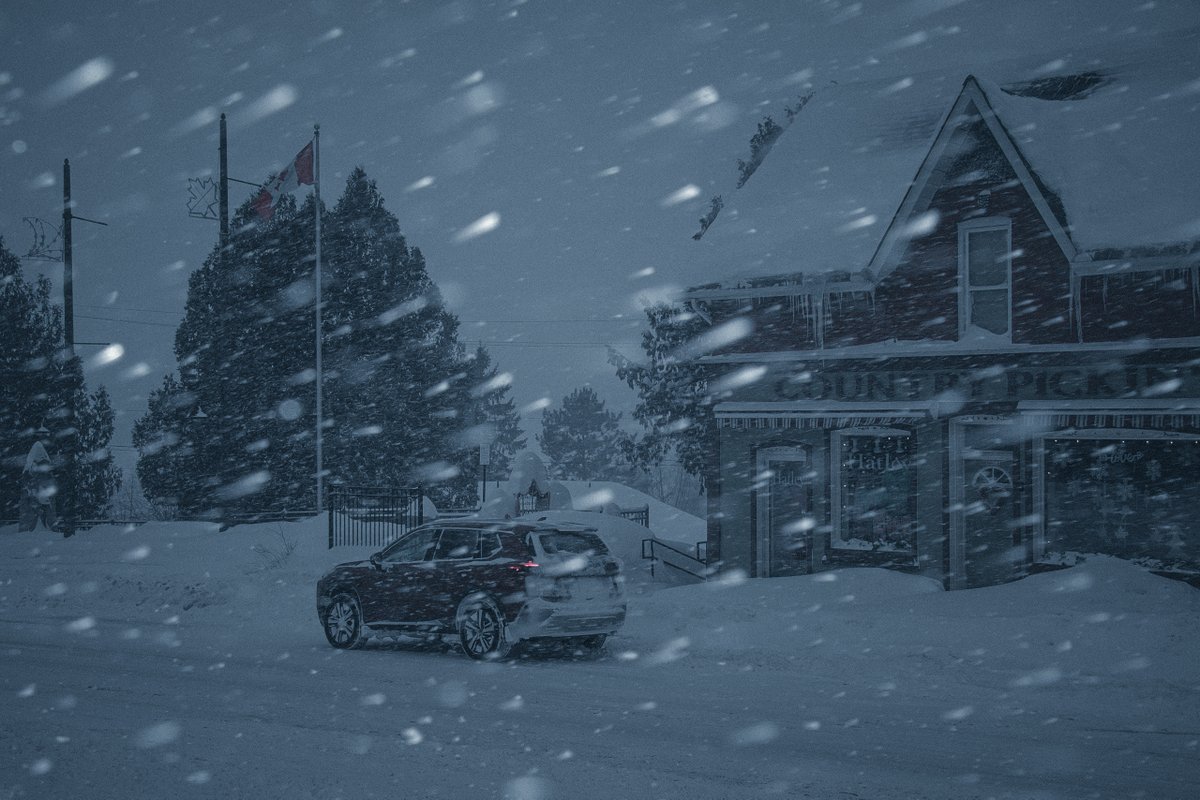 LokiHighlock's tweet photo. Photos taken during snowstorms https://t.co/uFWYH6X73s