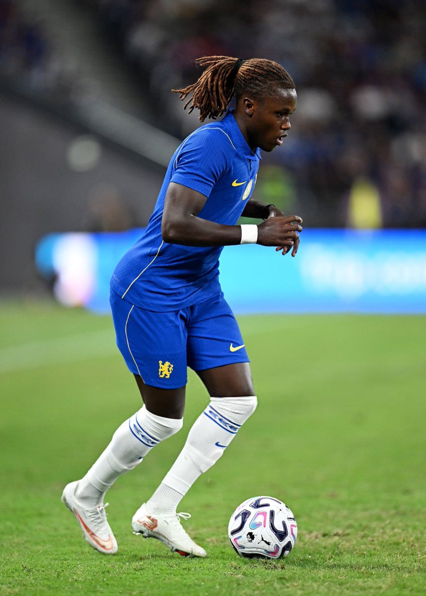 Chelsea_Crush's tweet photo. Quenda and Palestra have good chemistry on right creating chances and making attacking threats. 💙😍 https://t.co/J3dn0Ch2df