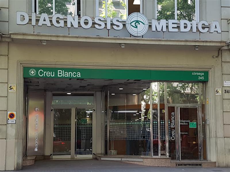 cadenesca's tweet photo. Avui m’han discriminat i he rebut un tracte vexatori per parlar en català a la @creublanca Un professional m’ha obligat a parlar en castellà perquè em fessin una ecografia. El tracte rebut durant la prova ha sigut lamentable, tot i canviar de llengua. https://t.co/dtypiACiW4
