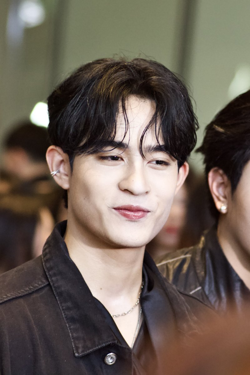 CM2Connect's tweet photo. “บาร์โค้ด” จากวง “CLO’VER” ในงาน “FELIZZ &amp; CLO'VER HAPPENING STAGE”

CLOVER SHOW ON HAPPENING STAGE

#CLO_VERHappeningStage
#barcodetin #CLO_VER https://t.co/BG05xIIedi
