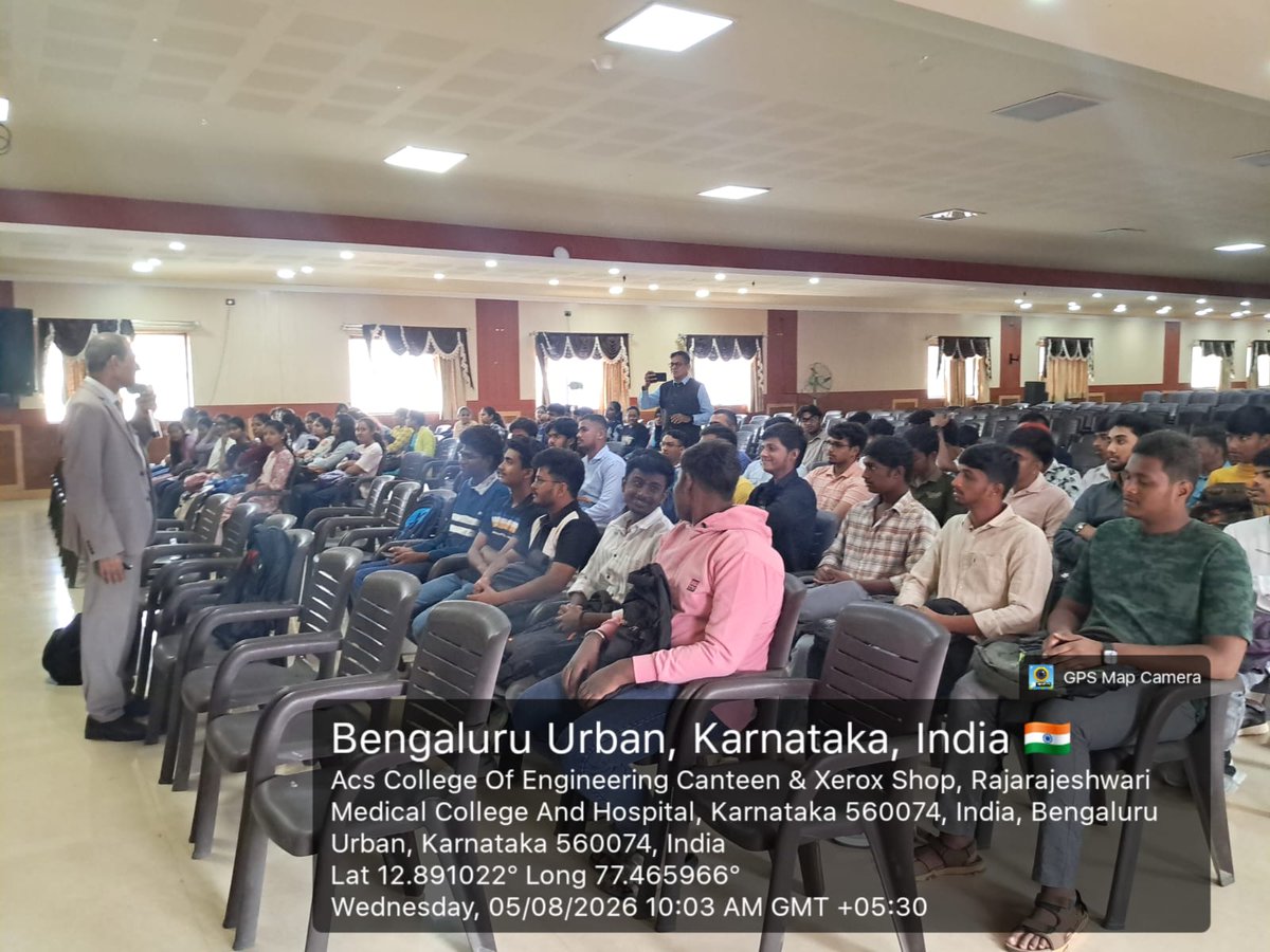 acscebangalore's tweet photo. πβ¨ #InductionProgram2026 at #DrACSCE featured an inspiring #PencilParable session by Dr. Krishna Rangaswamy, motivating first-year students to embrace purpose, resilience & self-belief. ππ #FirstYearUG #StudentDevelopment #FutureLeaders #EngineeringEducation https://t.co/2rPpAP5Gbm
