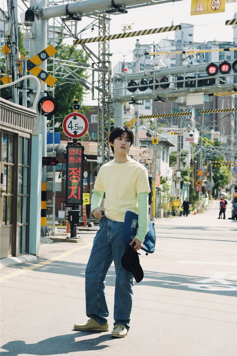 AxMxP_official's tweet photo. HELLO, We Are AxMxP.

HELLO AxMxP 
➢2026.08.12 6PM (KST)

#주환 #JUHWAN https://t.co/SsFux5cf1o