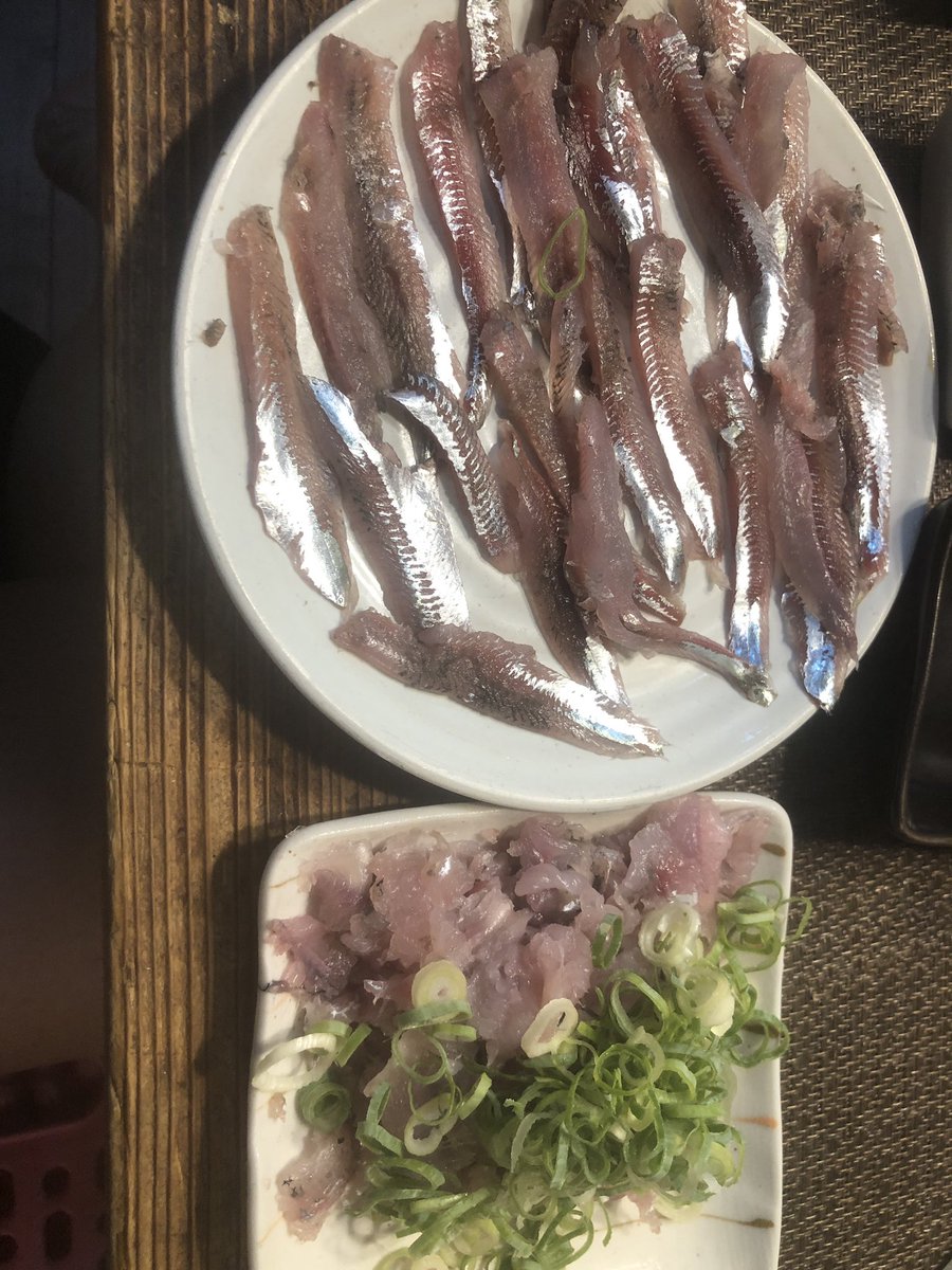 blackfullhouse's tweet photo. サッパ（ママカリ）、豆アジ20匹分の刺身。これで釣りも一区切りかな。 https://t.co/br4Lfpc9Ny