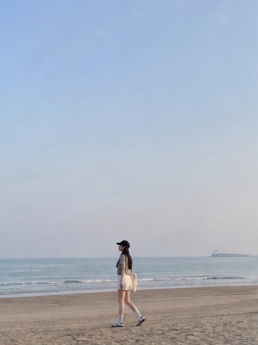 Himami_ez's tweet photo. 따뜻한 바닷바람이 머리카락을 스쳐 지나갈 때, 그 순간, 오랫동안 쌓였던 불안, 내적 갈등, 그리고 이해할 수 없었던 고민들이 마치 순식간에 파도에 휩쓸려 가서 평평해진 것 같았다. https://t.co/n1ZSAiHx9A
