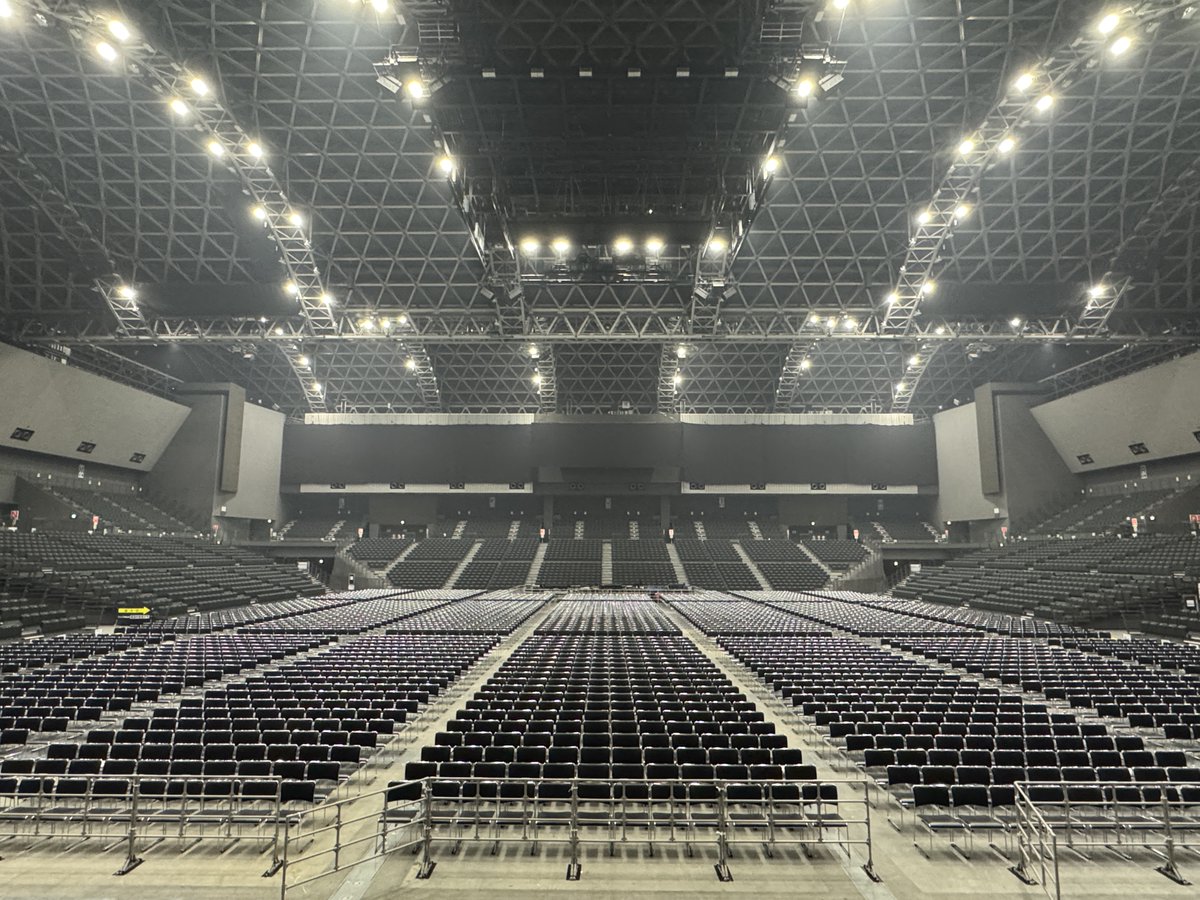 nbuna_staff's tweet photo. ヨルシカ LIVE TOUR 2026「一人称」
8月5日（水）福岡・マリンメッセ福岡 A館公演

福岡公演が終了いたしました。
2日間、ご来場いただいた皆様ありがとうございました。

来月9月の千葉公演にてツアーファイナルを迎えます。
宜しくお願い致します！

#ヨルシカ_一人称 https://t.co/1L17HzDRM0