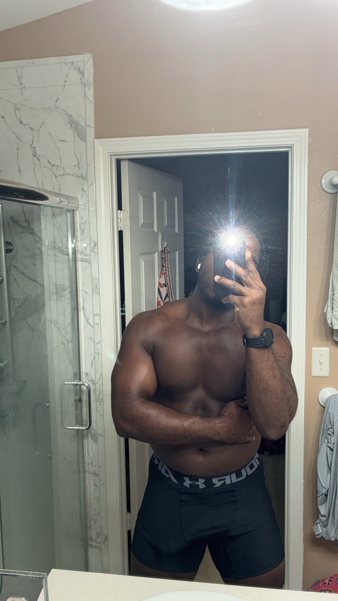 laydownlaw69's tweet photo. Just left the gym https://t.co/3LS7dew6yr