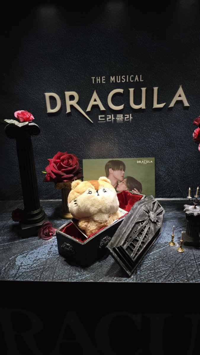 jangnymph's tweet photo. 평일 이 무더위에 3층 객석까지 꽉꽉 찼어ㄷㄷㄷ https://t.co/2x5mepCOdi
