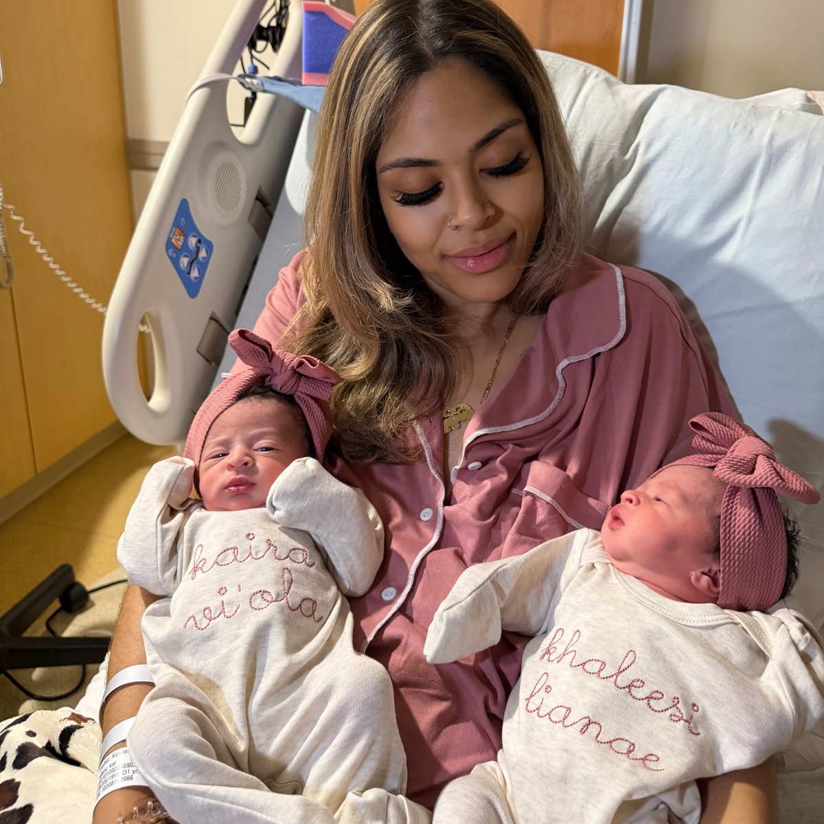 unstoppableszn's tweet photo. and just like that.... family of three became five 🥺🤍 https://t.co/bqmZWFUElW