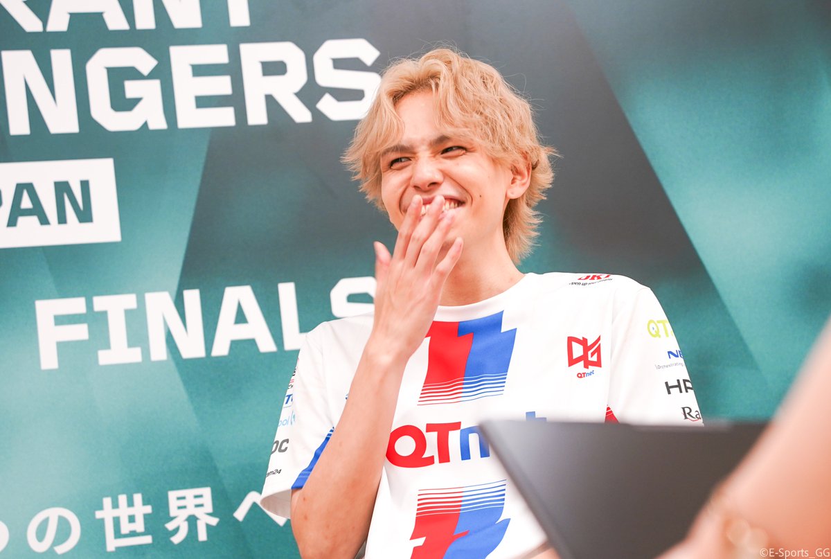 Esports_stories's tweet photo. VCJ優勝者 misayaによるDFMは“ガチ”って話🤫
QTDも参加するVCT Pacific Play-Insは来週から開始👊

【インタビュー抜粋】
――これからVCTに合流して戦っていくことになりますが、そこに対する自信はどうですか？

misaya：Tier 1チームとスクリムしているんですけど、勝率6割は取れています。これガチです。なので、自信あります。でも、DFMだけはマジで強いです。これリークになっちゃうかもしれないけど。

Kippei：日本のTier1強いよね。

misaya：日本のTier 1はマジ強いっす。海外チームには全然やれてるし、ボコボコにすることもあるので、自信はあります。ただ、今後Tier 1チームがスクリム組んでくれなくなるので、そこはちょっと心配ですね。

#VALORANT #VCJ #VCTPacific #ESGG