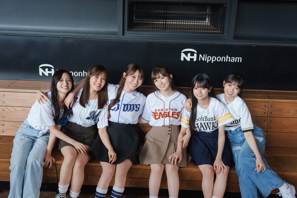 BLTTV's tweet photo. ⚾️━━━━━━━━━━━⚾️
　   　 　絶賛発売中❣️
   #BLT 9月号 #乃木坂野球部🧢
⚾️━━━━━━━━━━━⚾️
⭐𝑠𝑝𝑒𝑐𝑖𝑎𝑙 𝑜𝑡ℎ𝑒𝑟 𝑐𝑢𝑡⭐
#乃木坂野球部 
なんだかこのチーム、かなり強そう👀‼️

インタビューでは、もし野球をするとしたら
守備はどこのポジション？というトークをしています⚾️
ぜひご確認ください🏟️

「B.L.T.9月号」の詳細は⬇️
https://t.co/qZ9bl8WaTo
================================
[ ❣️ポストカード特典付のご予約はこちらから ]
⚾️小川彩＆金川紗耶＆長嶋凛桜
https://t.co/DjTsi551gb

⚾️黒見明香＆柴田柚菜＆瀬戸口心月
https://t.co/PlfqRUktez

⚾️乃木坂野球部全員集合
https://t.co/zwMIMQRxLj

#BLT  #nogizaka46
#乃木坂46 
#小川彩 #金川紗耶 #黒見明香 
#柴田柚菜 #瀬戸口心月 #長嶋凛桜 
#パ・リーグ乃木坂コラボ
#lovefighters #RakutenEagles #seibulions #chibalotte #Bs2026 #sbhawks