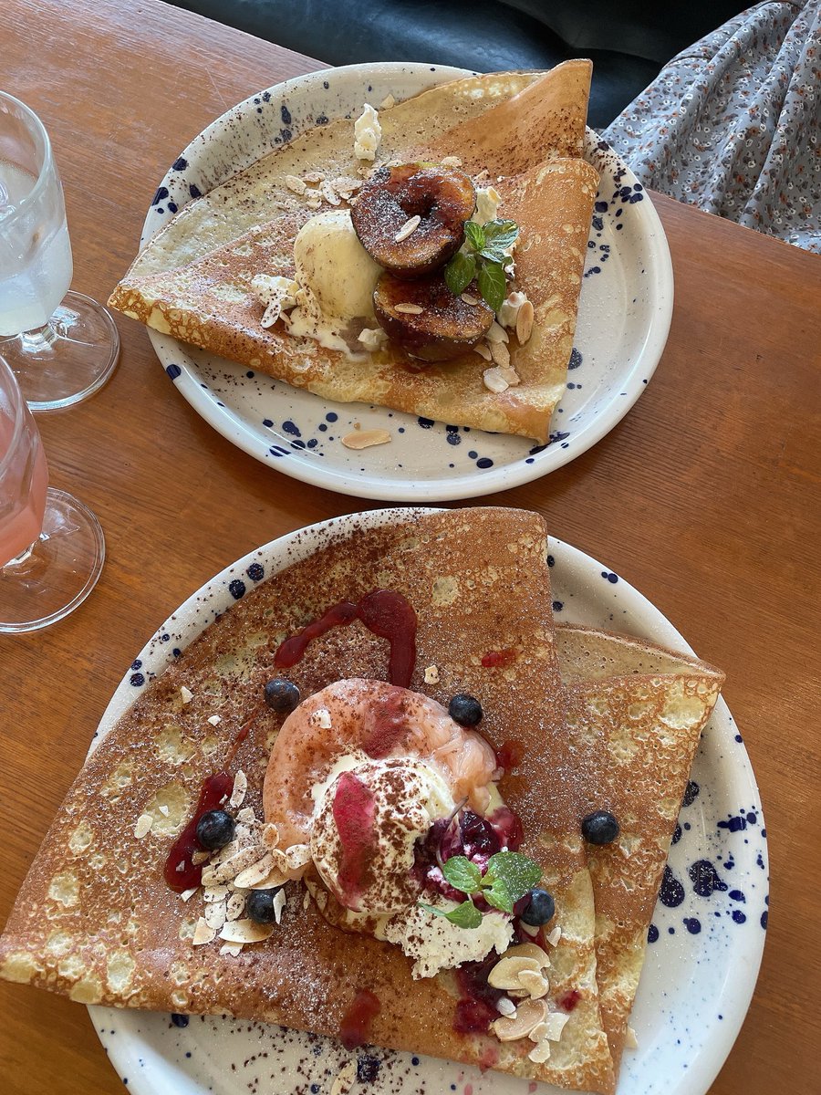 ALYnwvm's tweet photo. 少し前に友達とクレープのカフェに行きました❣️とっても美味しかったです❤️

最近は暑過ぎるので、上手に時間が使えません。もっと時間に対して器用にならないと。

明日は、カフェで勉強📖しに出かけようかな。 https://t.co/RLSil7eLw7