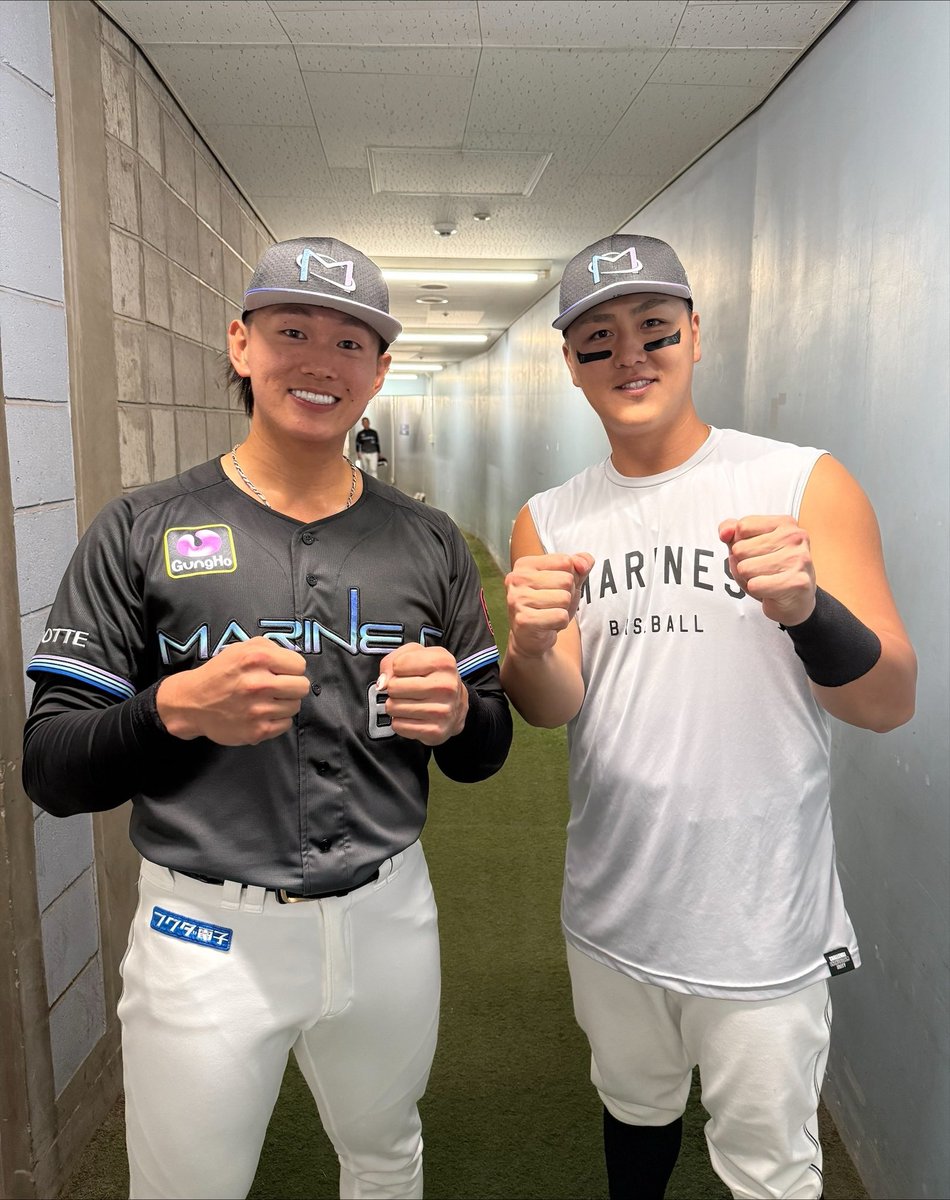 chibalotte_pr's tweet photo. 6回に本塁打を打った2人！
#山本大斗 選手と #山口航輝 選手！
#chibalotte #広報 https://t.co/SUDvyGAlOA