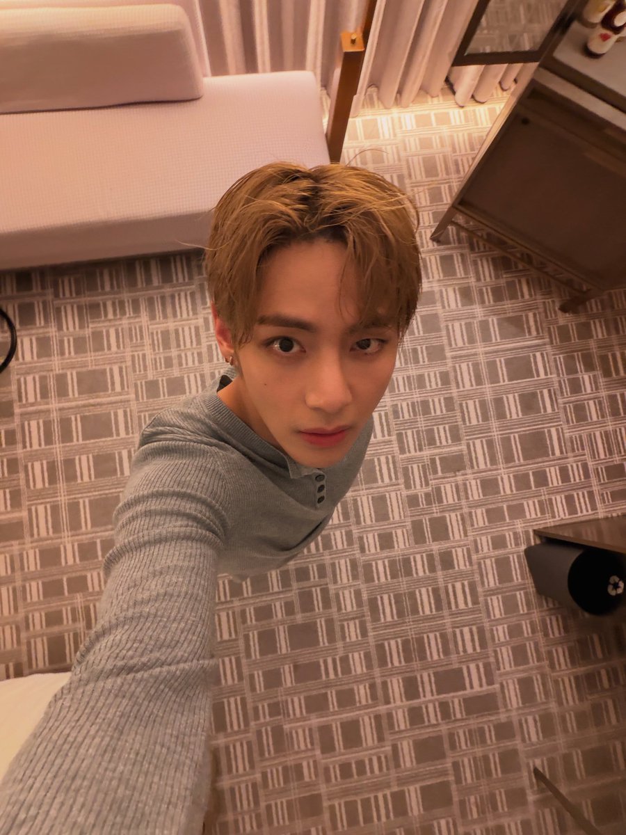 BTSKTHV3's tweet photo. https://t.co/7dfrm5RvlH