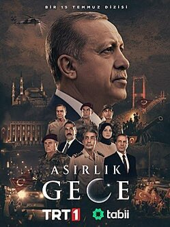 nmkahyaoglu's tweet photo. “Asırlık Gece” dizisini büyük bir hayranlıkla izledim.

15 Temmuz gecesi, yalnızca bir darbe girişiminin püskürtüldüğü bir gece değil; Türk milletinin istiklaline ve istikbaline canı pahasına sahip çıktığı tarihî bir diriliş destanıdır.

Bu yapım, o kutlu direnişi büyük bir başarıyla ekranlara taşımış. Bana bir kez daha kahraman Şehit Ömer Halisdemir’i derin bir hayranlık ve minnetle hatırlattı. Onun tek başına ortaya koyduğu cesaret, milletimizin bağımsızlık iradesinin en güçlü sembollerinden biri olarak daima yaşayacaktır.

İnanıyorum ki Asırlık Gece, yalnızca ülkemizde değil, tüm dünyada izlenmesi gereken; milletimizin nasıl bir bedel ödeyerek demokrasisine sahip çıktığını anlatan çok kıymetli bir başyapıttır.

Başta Cumhurbaşkanımız Sayın Recep Tayyip Erdoğan olmak üzere, o gece meydanları dolduran aziz milletimize, Şehit Ömer Halisdemir nezdinde tüm 15 Temmuz şehitlerimize ve gazilerimize sonsuz şükranlarımı sunuyorum. Allah bu millete bir daha böyle ihanet geceleri yaşatmasın.

#türkiyeyüzyılı 🇹🇷
#asırlıkgece
#15temmuzdestanı