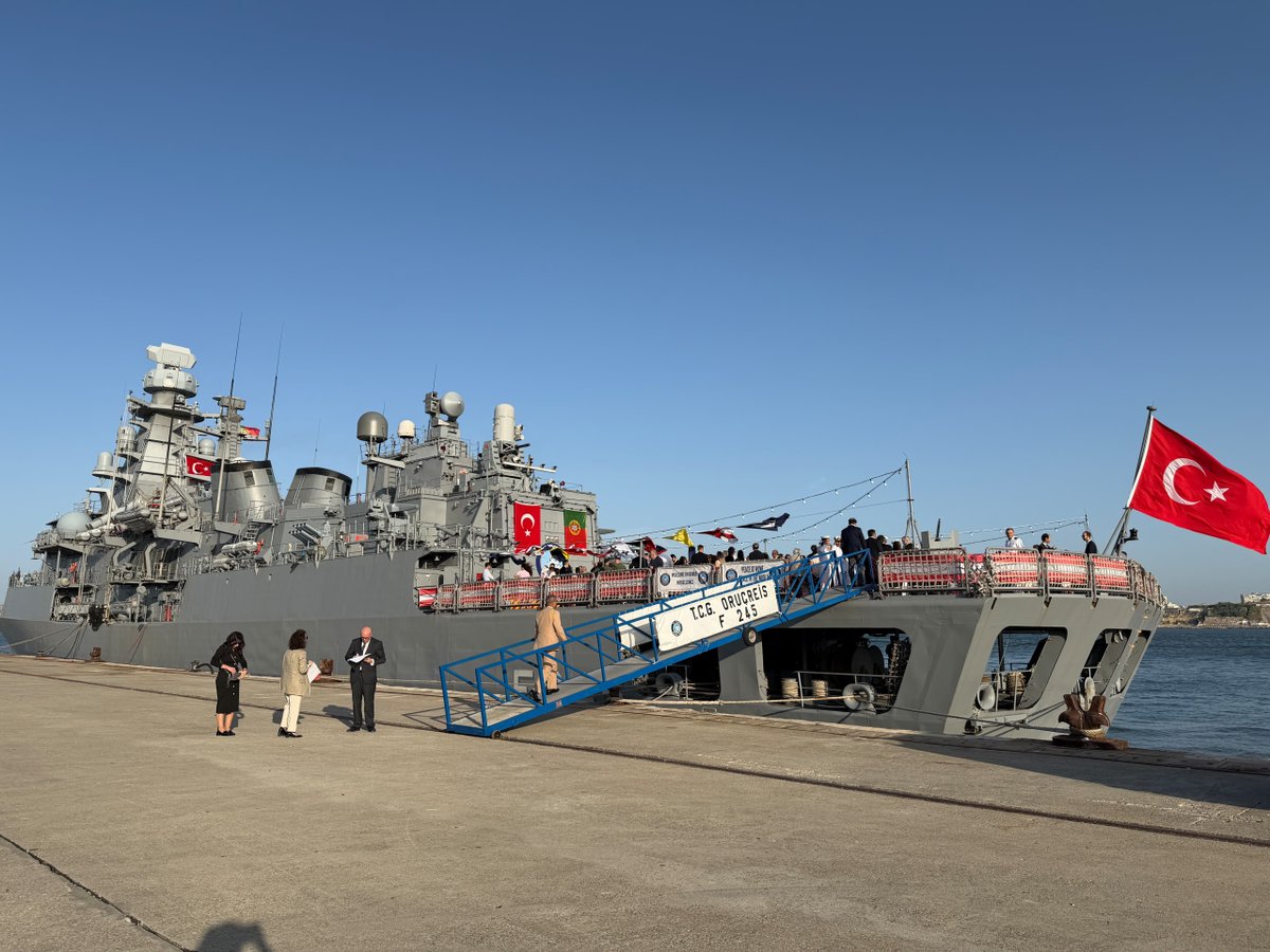 tcsavunma's tweet photo. 🗓️ 31 Temmuz-3 Ağustos 2026 

TCG Oruçreis fırkateynimiz, 🇹🇷Türkiye ve 🇵🇹 Portekiz diplomatik ilişkilerinin yeniden kurulmasının 100’üncü yıl dönümü faaliyetleri kapsamında Lizbon/Portekiz Limanı’nı ziyaret etti. ⚓

#MillîSavunmaBakanlığı https://t.co/OK8bwVwhAh