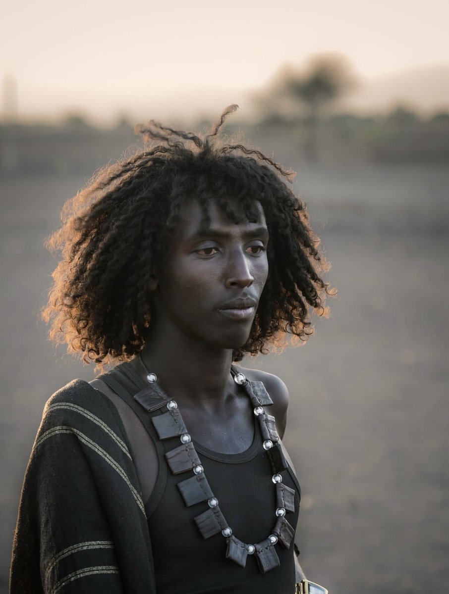 Madagascar24now's tweet photo. The Afar are the only inhabitants of the Horn of Africa whose traditional territories border both the Red Sea and the Gulf of Aden. They are renowned as a warrior tribe skilled at using knives and daggers in warfare
#Madagascar #africa
#IWillAlwaysSaveYou https://t.co/3vx2H35XHS