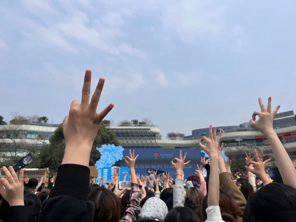 LunaAlesta's tweet photo. Just finished filming my favorite variety show’s hidden segment! The game was wild and the cast is chaos in the best way—can’t wait to watch it air next month https://t.co/lSJh1NTCoj
