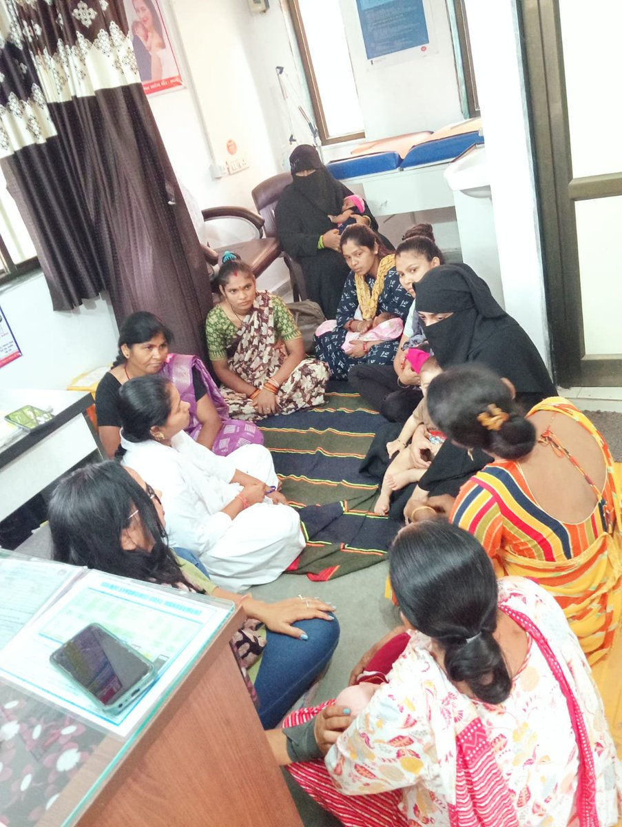 Jigisha76668778's tweet photo. આજ રોજ AAM સવગઢના મમતા સેશનમાં ANC તથા PNC માતાઓને સ્તનપાન (Breastfeeding) ની યોગ્ય ટેકનિક, તેના ફાયદાઓ તેમજ નવજાત શિશુને જન્મ પછી તરત જ અને માત્ર માતાનું દૂધ આપવાના મહત્વ વિશે આરોગ્ય શિક્ષણ અને માર્ગદર્શન આપવામાં આવ્યું.@CdhoSabarkantha @THOHimatnagar @CentreDerol https://t.co/SzFWzINRJB