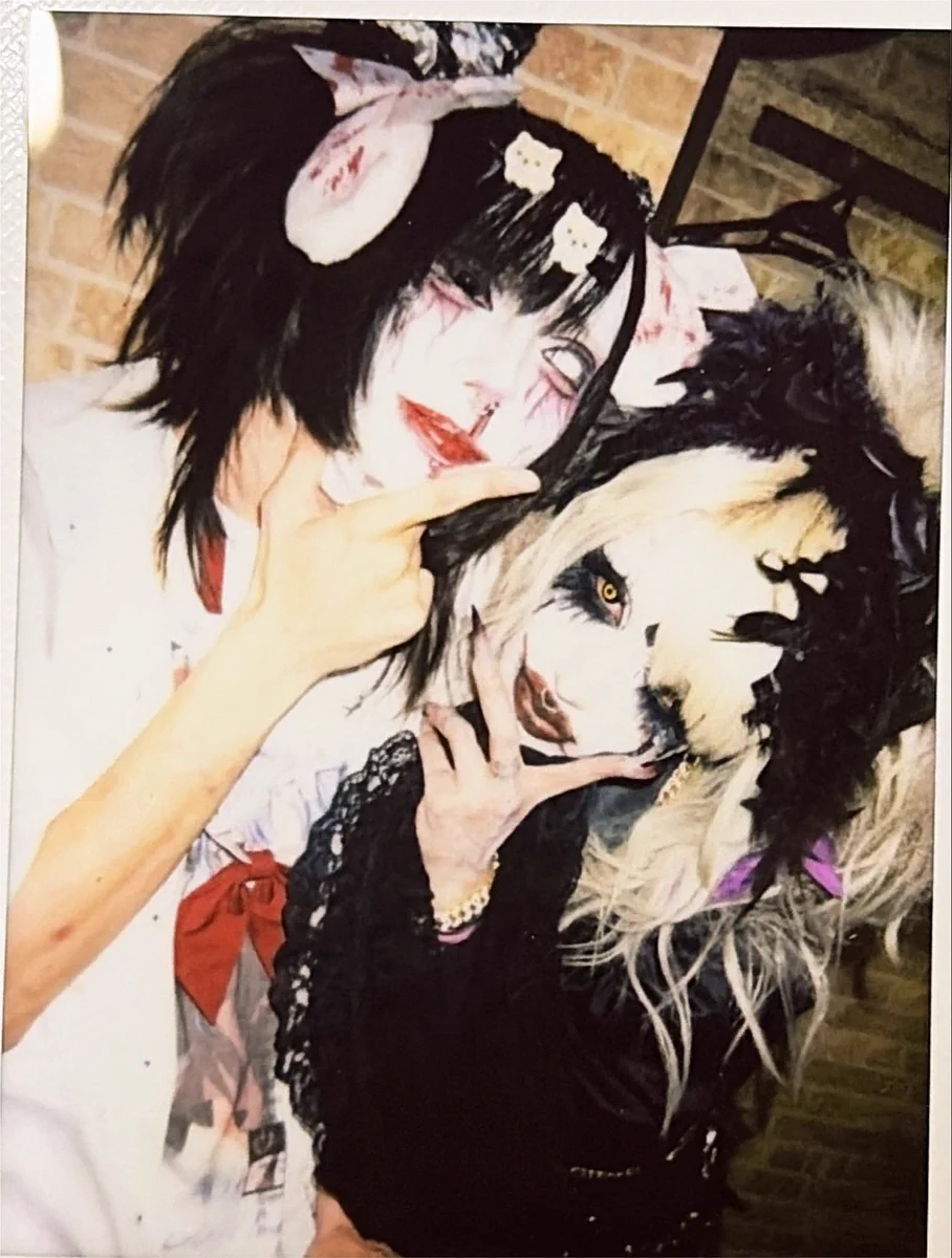 DazzlingBAD - i T - (@xxxBAD_iT_) / X
