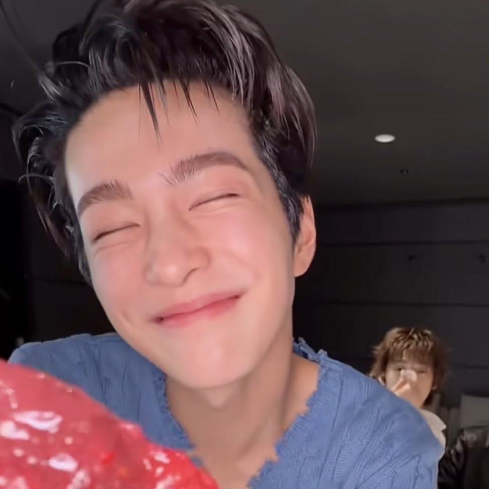 tetecoidezinha's tweet photo. i just love when he does this ☺️ https://t.co/8sZUitmD4Q