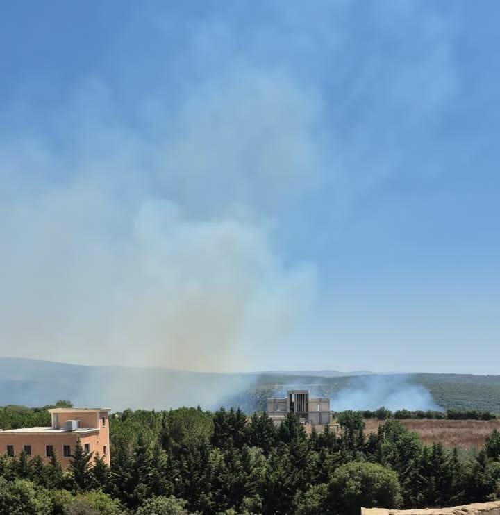 QudsNen's tweet photo. Israeli artillery target Wadi Zibqin, southern Lebanon. https://t.co/BAH1NqOSfq
